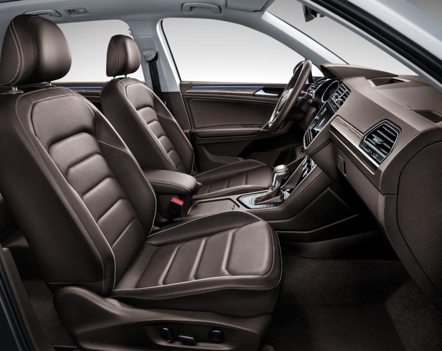 Интерьер Volkswagen Tiguan L PHEV 2018 года  (CN) (фото 17 из 29)